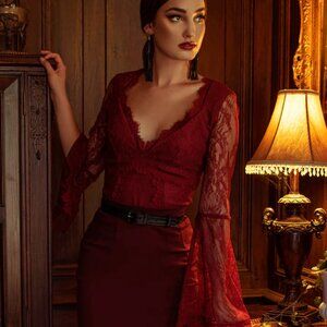 La Sorcière Top in Crimson 3x La Femme En Noir